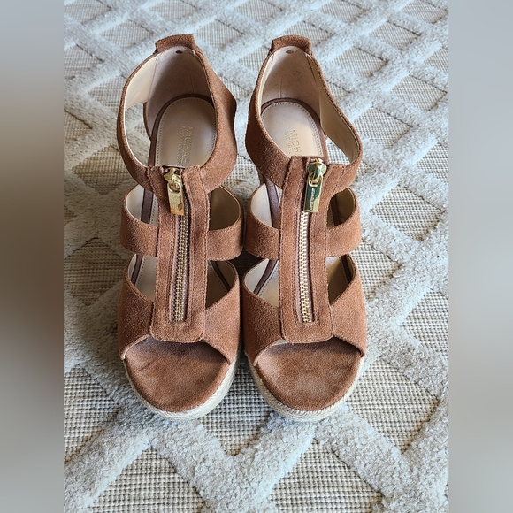 Michael Kors Tan Wedge Sandals - Picture 2 of 15